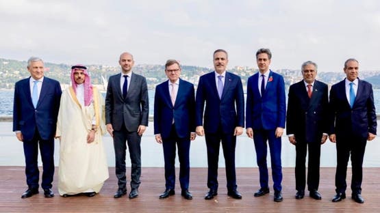 تحركات إقليمية لاحتواء التصعيد بين واشنطن وطهران
