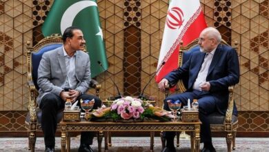 رئيس البرلمان الإيراني محمد باقر قاليباف يتمسك بالشروط السبعة