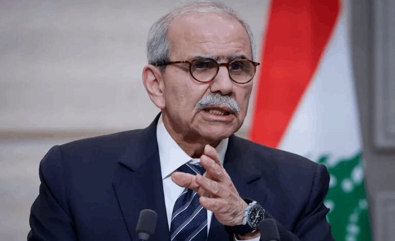 سلام ينفي إصدار أمر بترحيل مشتبه بهما